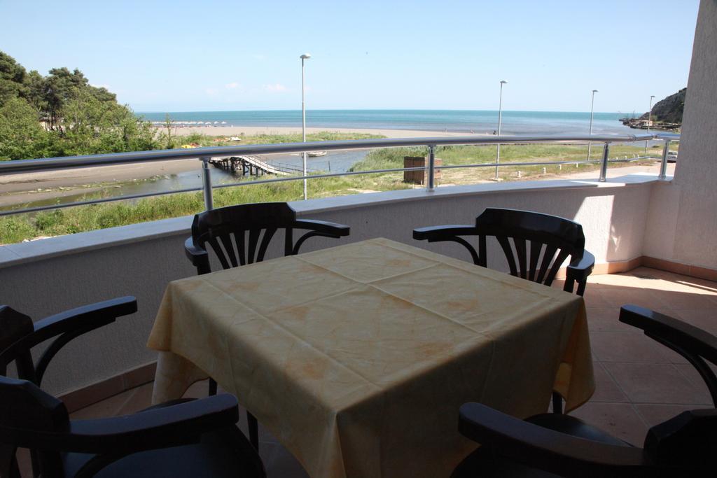 Apartments Art Ulcinj Quarto foto